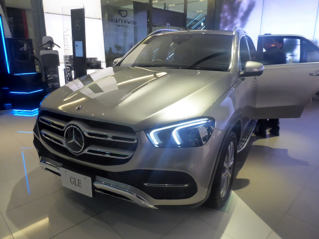 Front grille and LED headlights of a luxury SUV