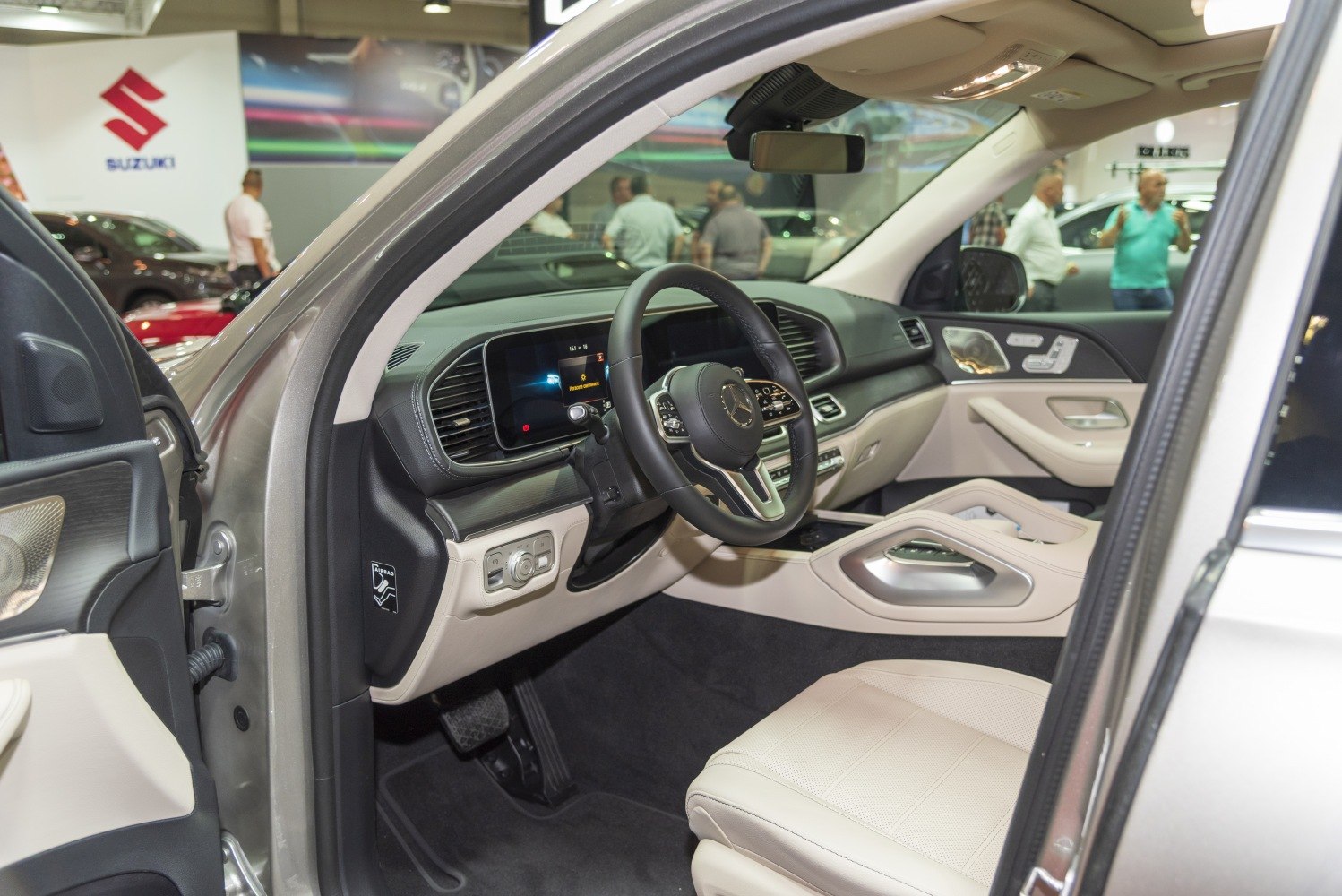 Digital dashboard and multifunction steering wheel in luxury SUV interior