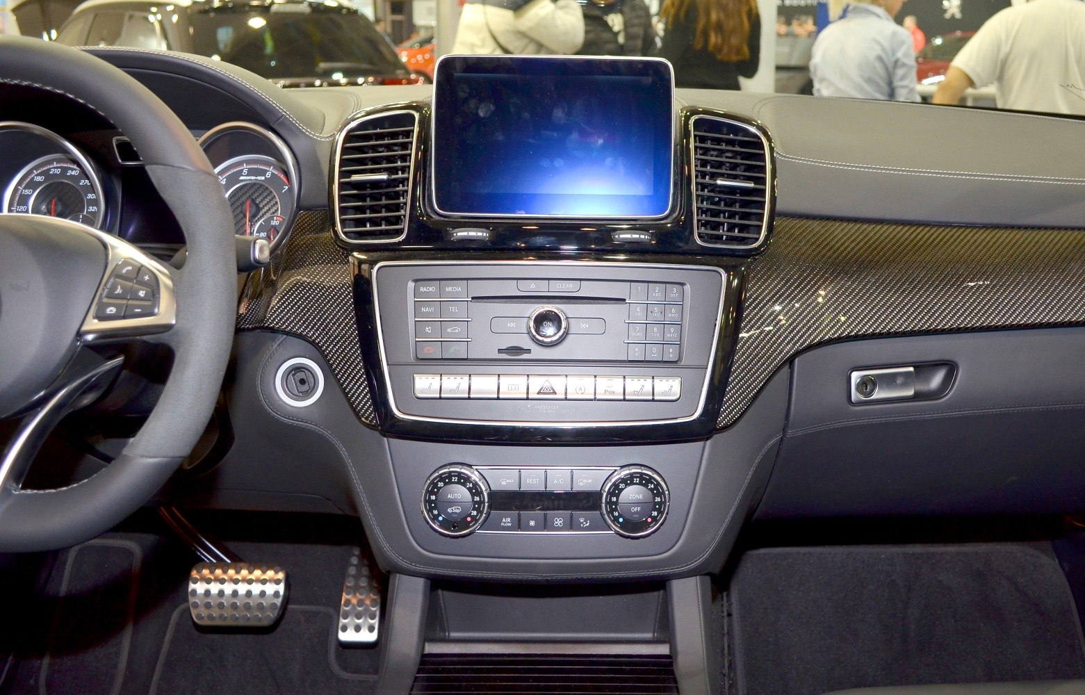Dashboard and infotainment system with climate controls