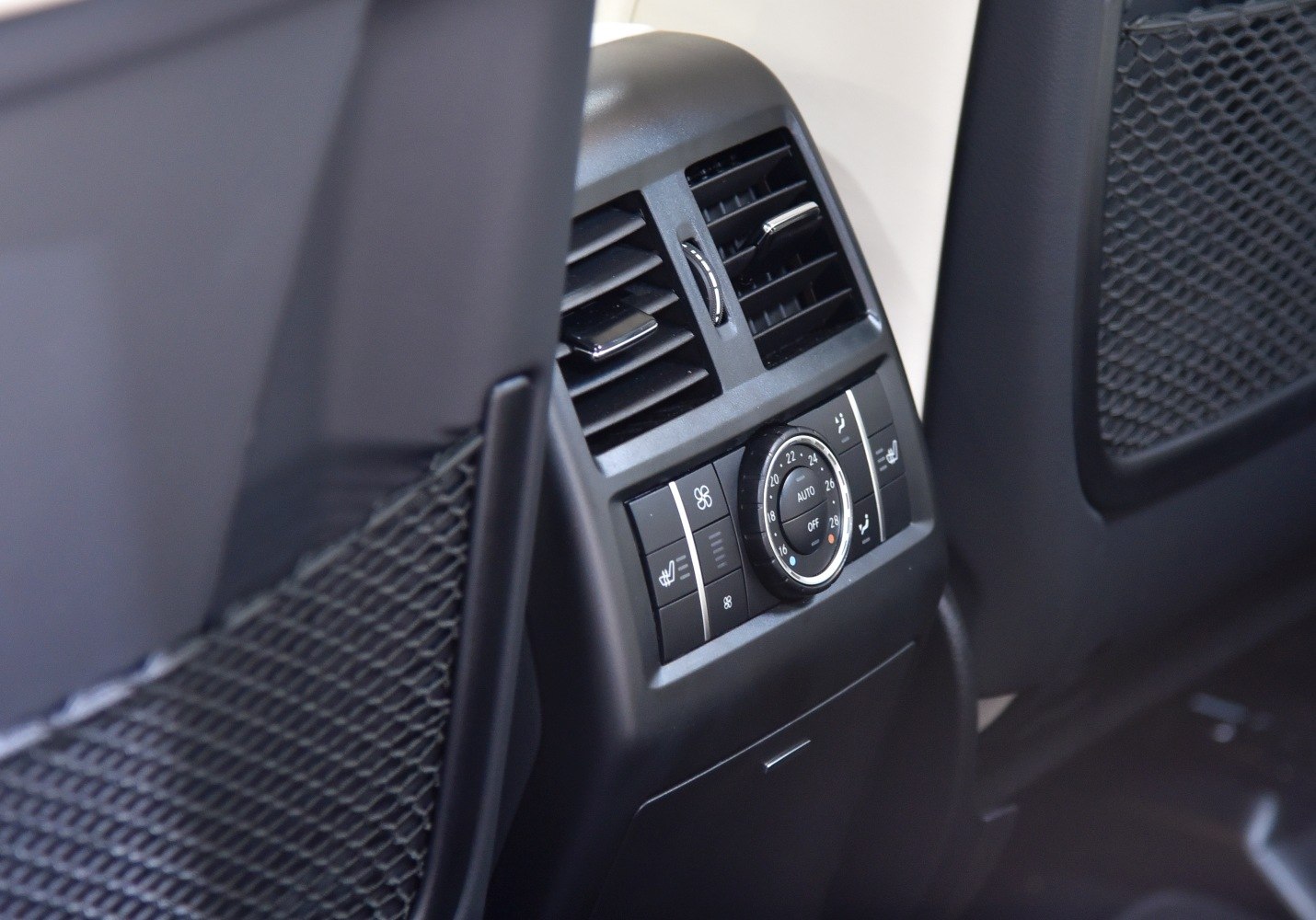 Rear air vents with climate and seat heating controls