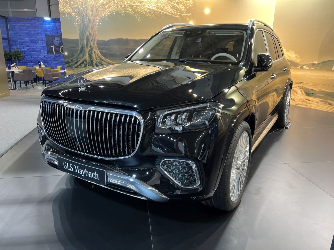 Luxurious front grille with vertical chrome slats and LED headlights