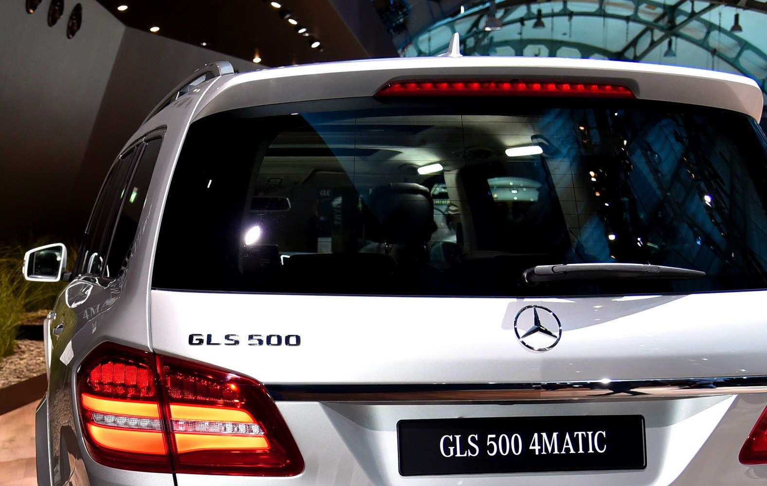 Rear view with GLS 500 badge and LED taillights