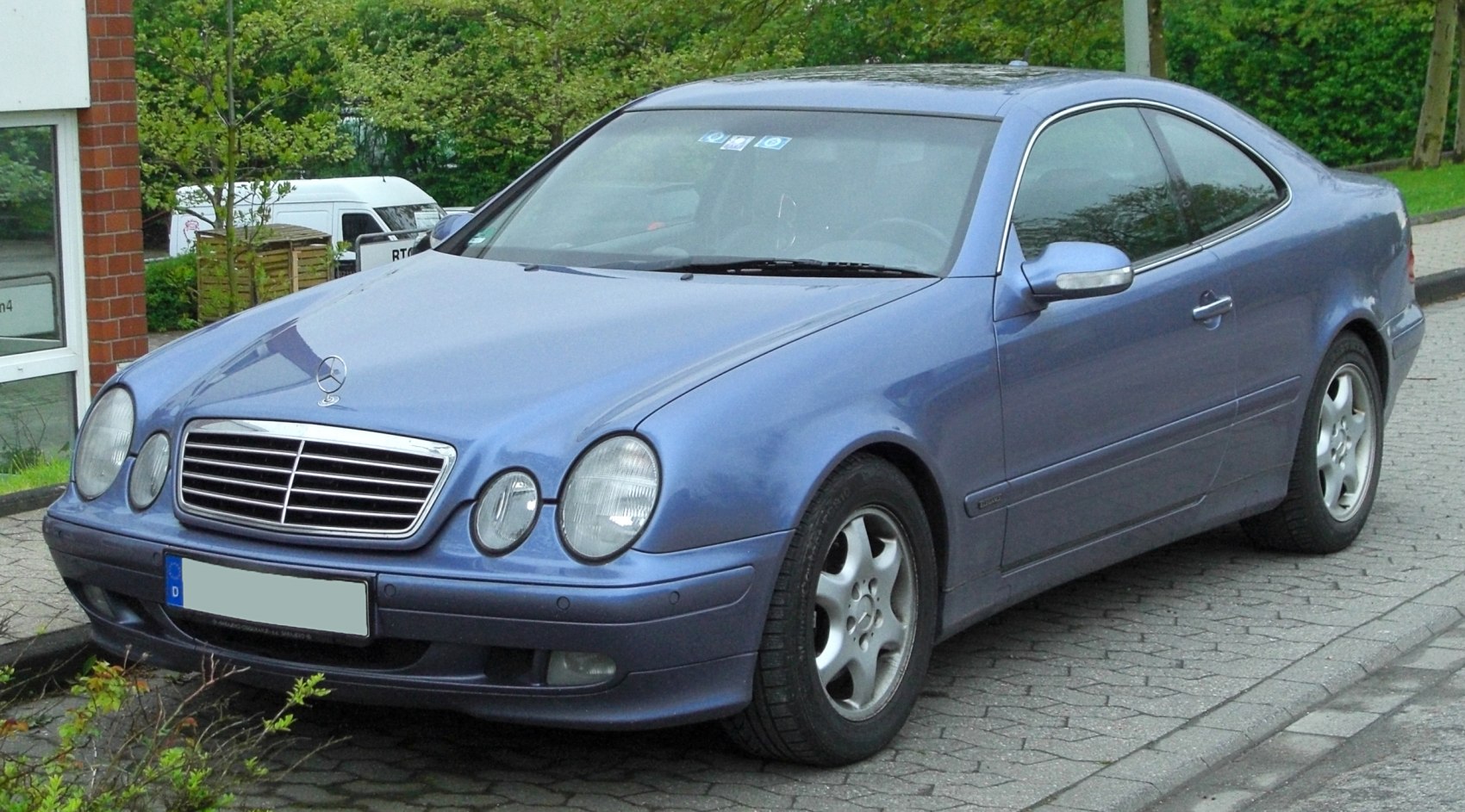 Front and side view of a 1999 facelift coupe