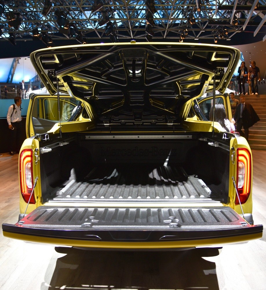 Open truck bed with hard cover and tailgate