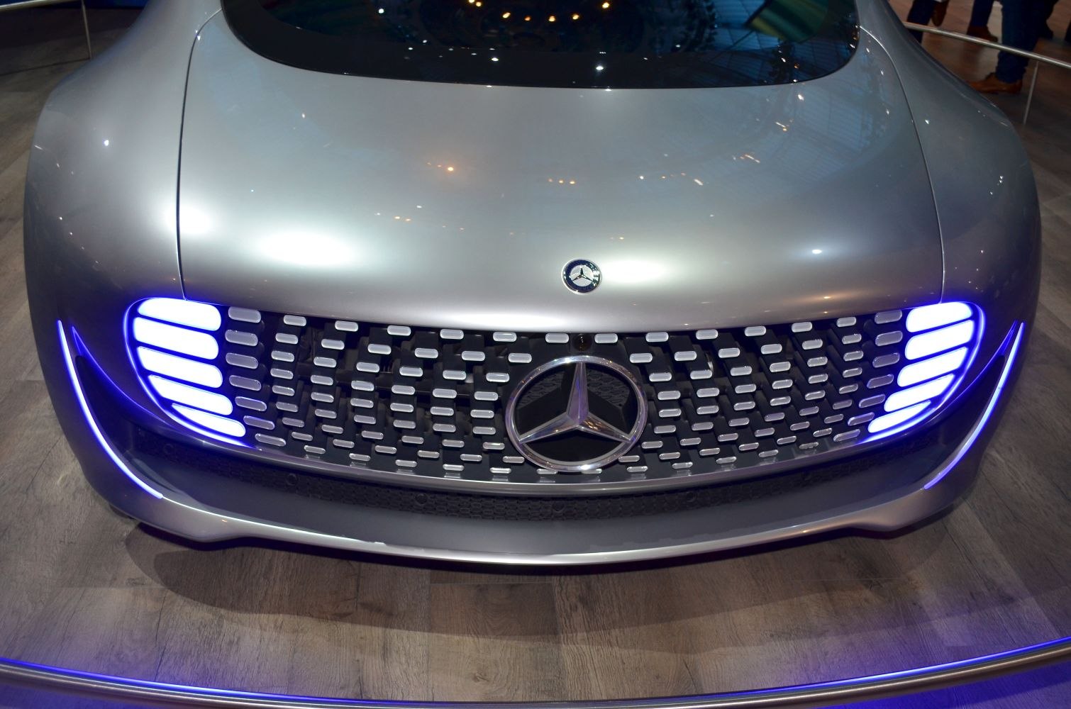 Front grille with LED light bars and Mercedes emblem