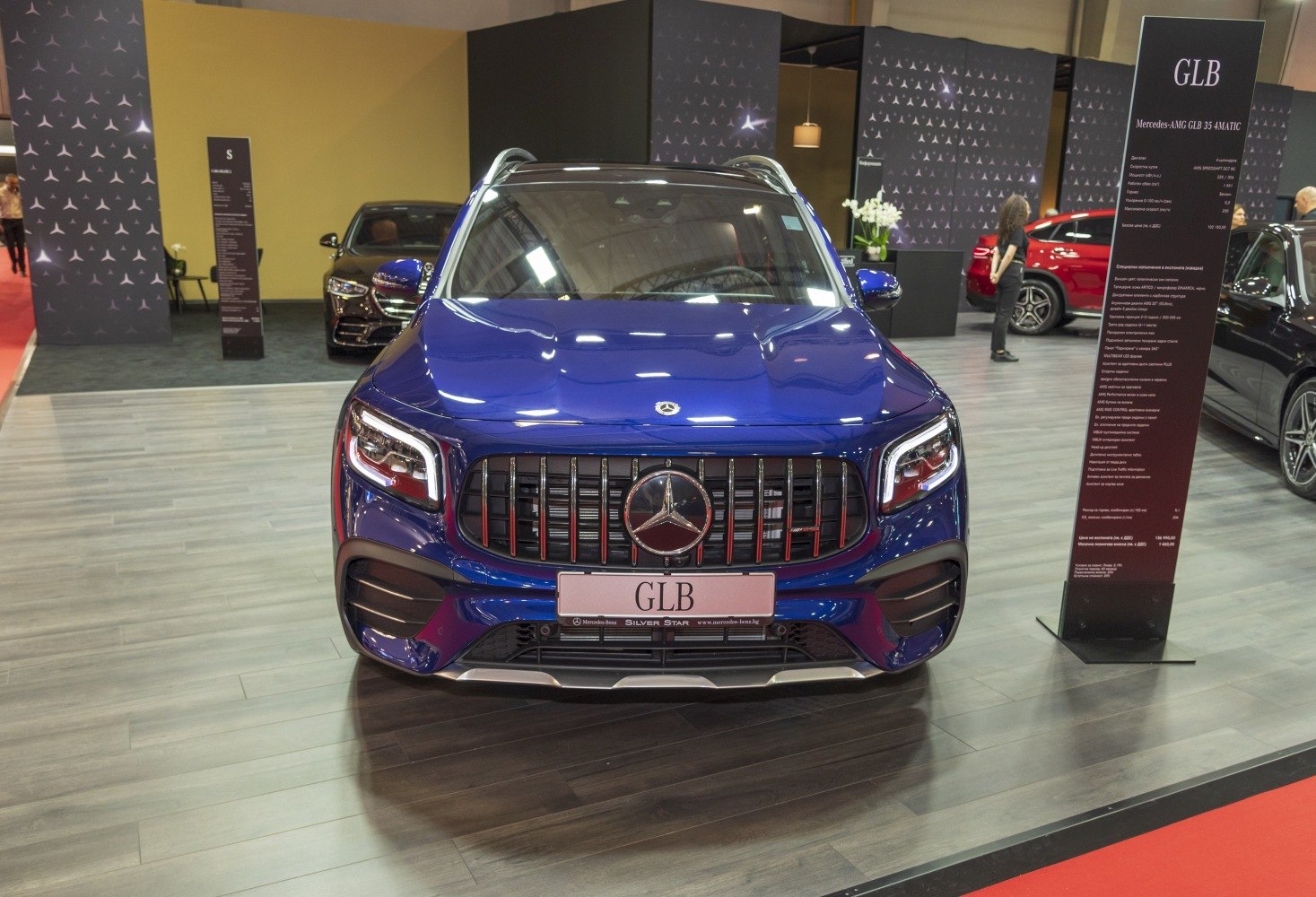 Front fascia with Panamericana grille and LED headlights