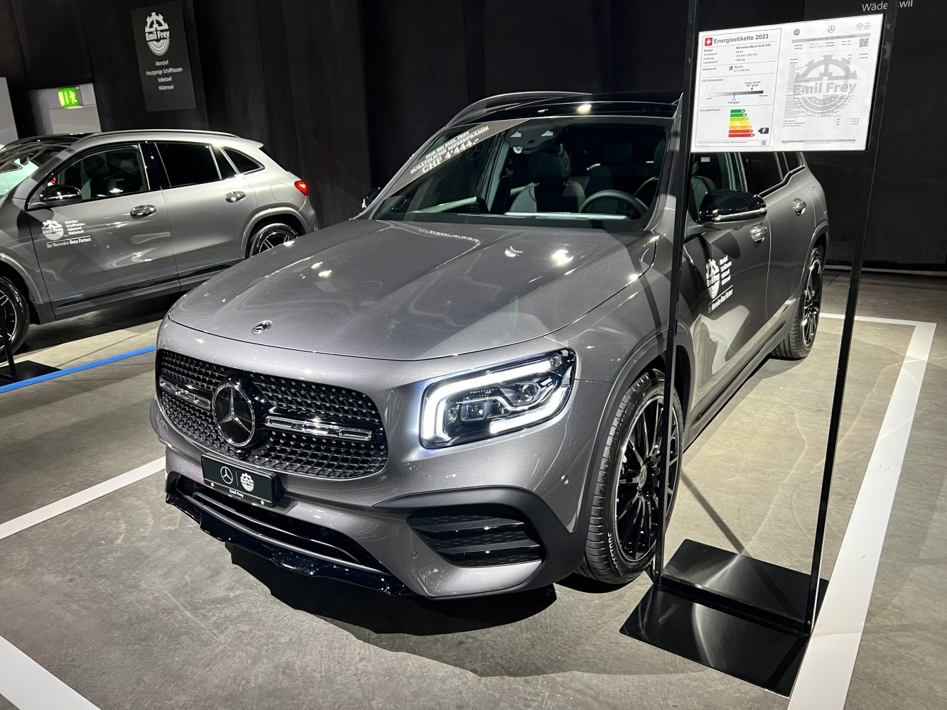 Front grille and LED headlight design of an SUV