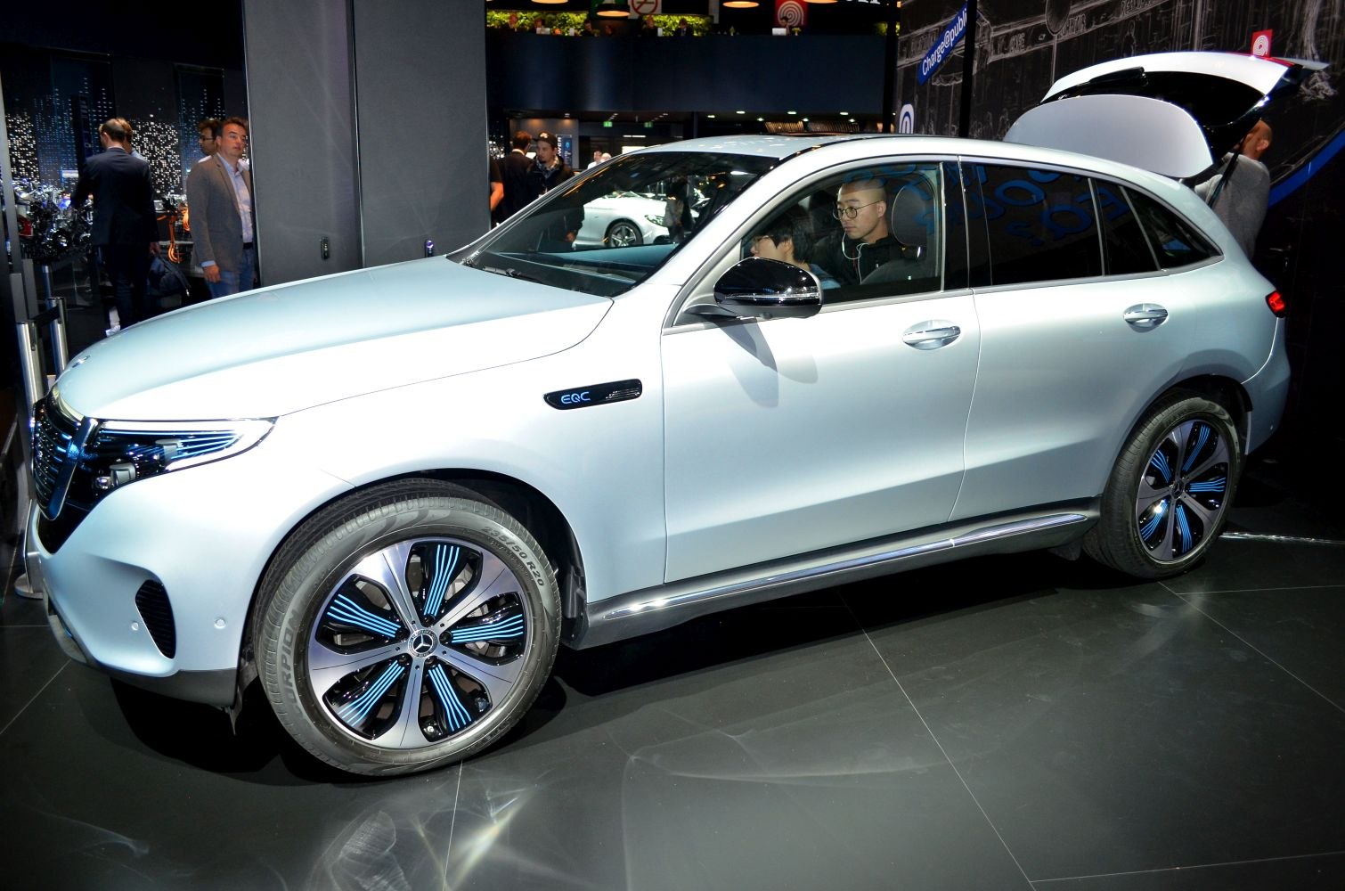 Electric SUV with multi-spoke alloy wheels and aerodynamic body design