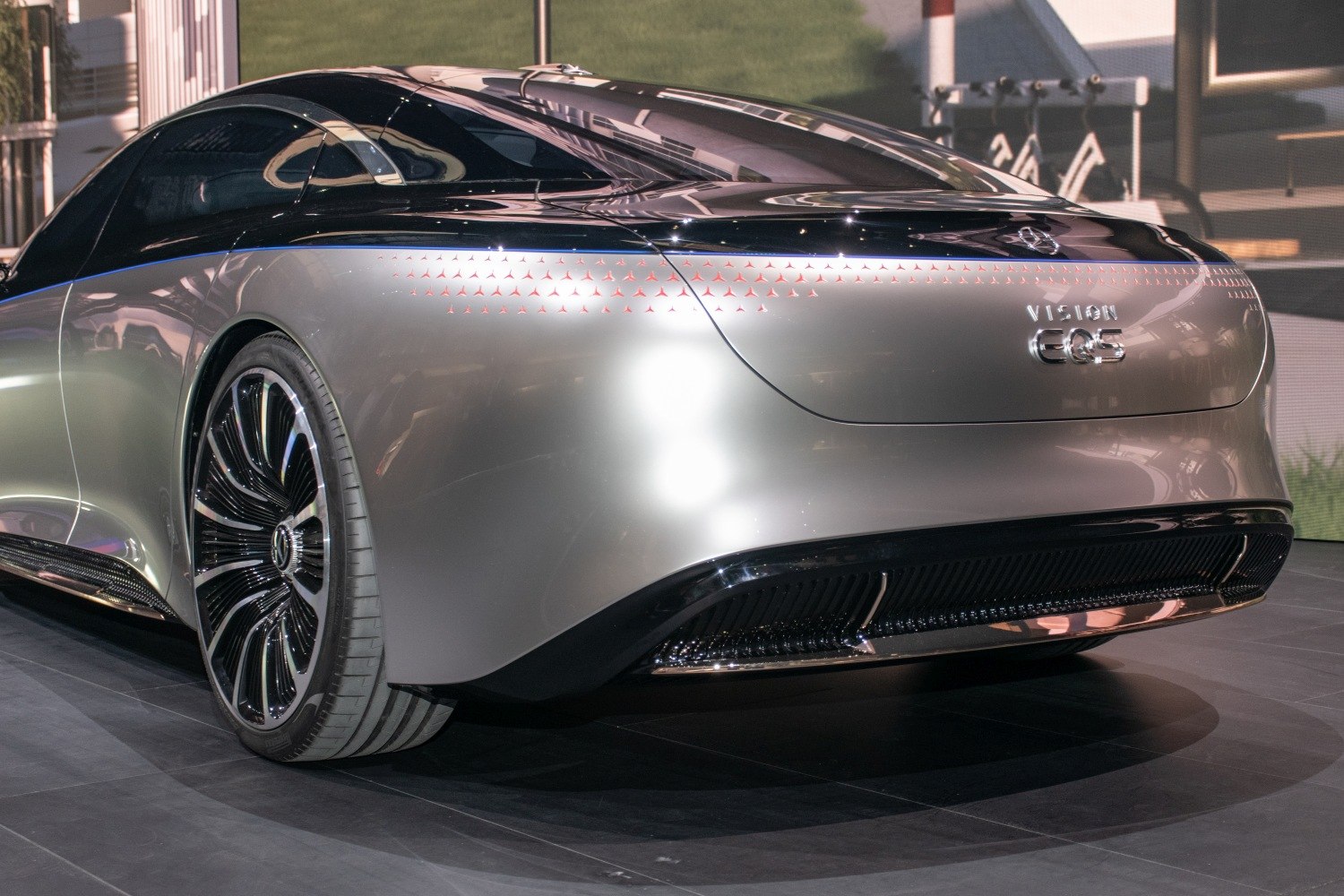 Futuristic rear design with unique alloy wheel and illuminated details