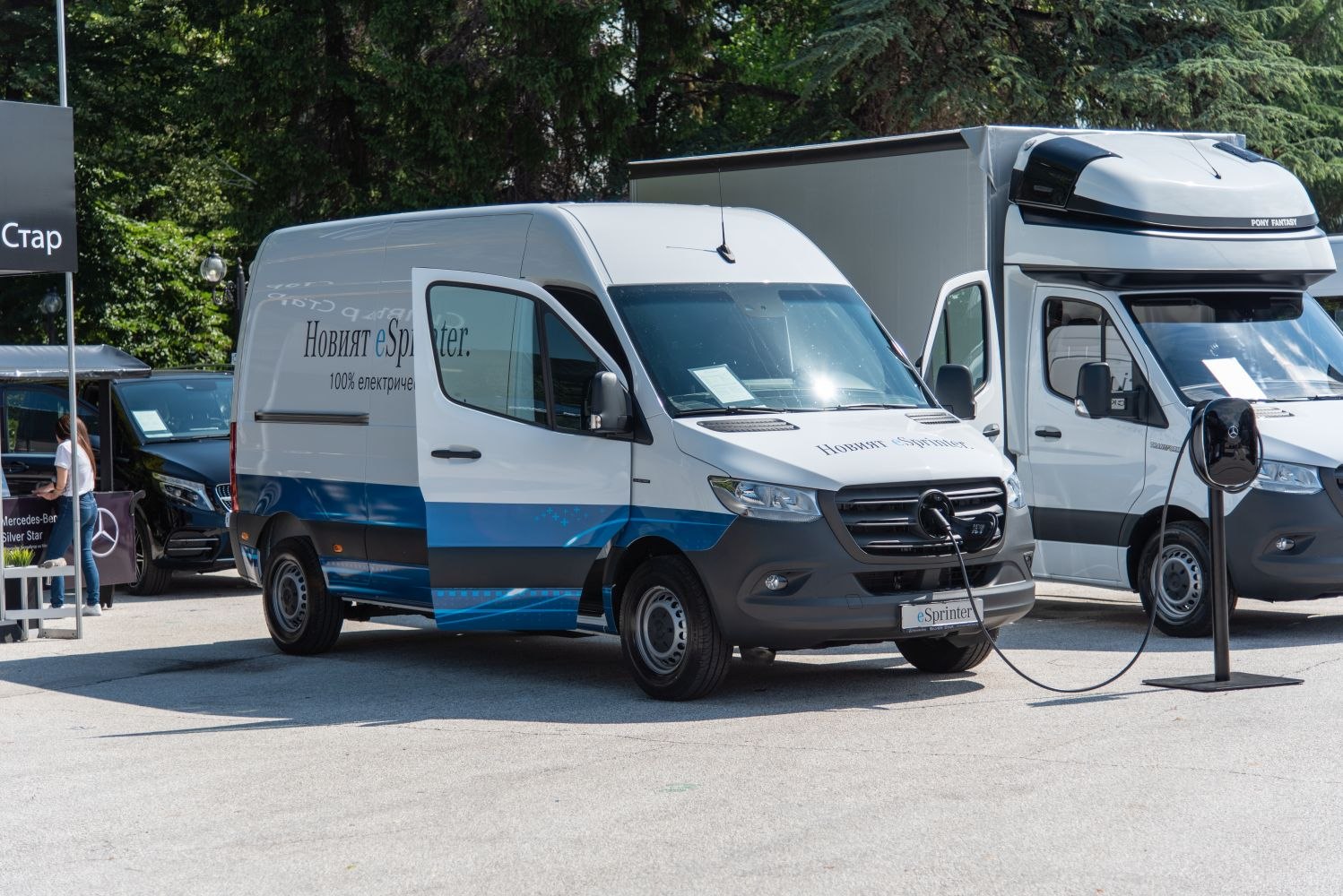 Electric panel van charging with front cable connection