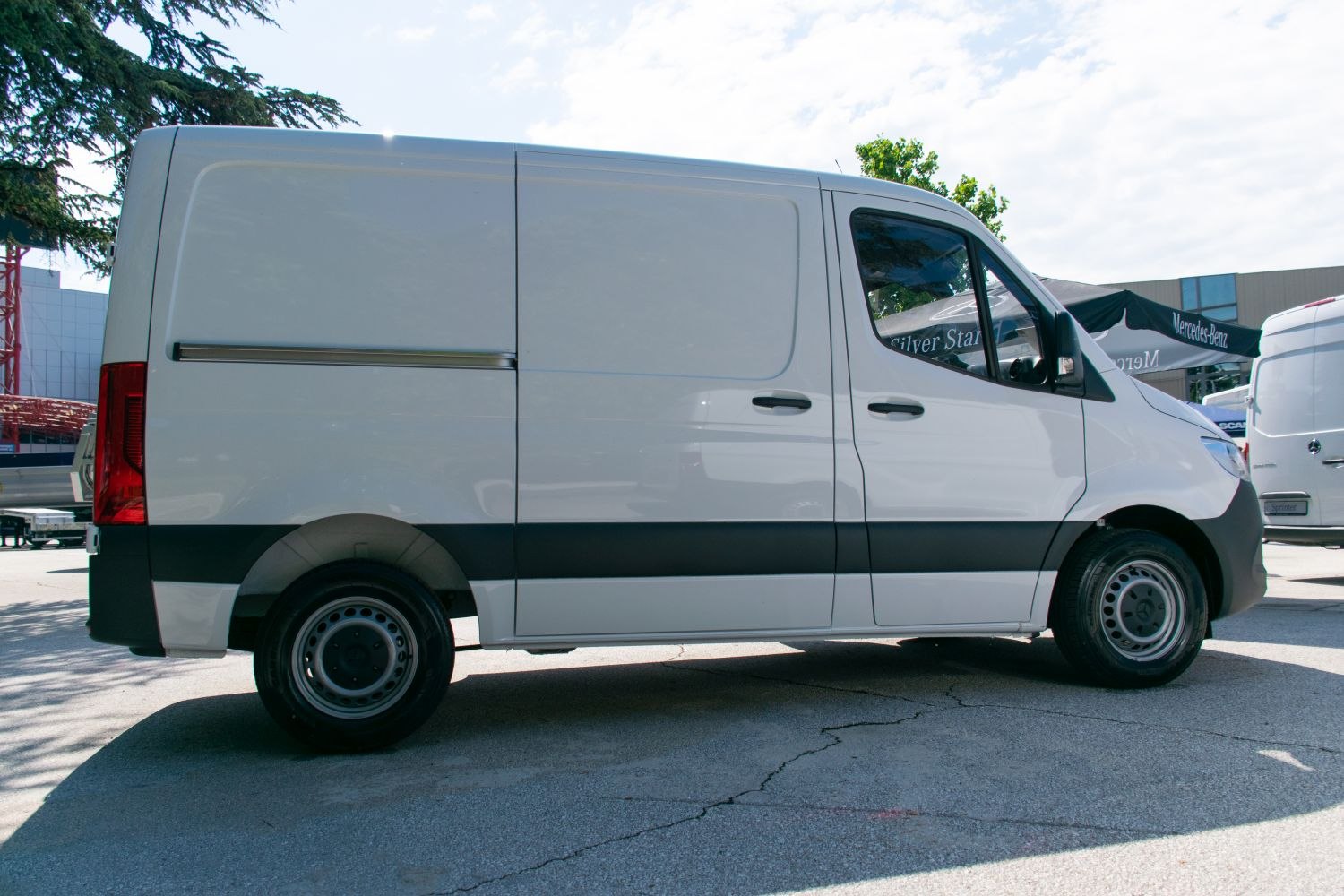 Compact panel van side with sliding door and black trim
