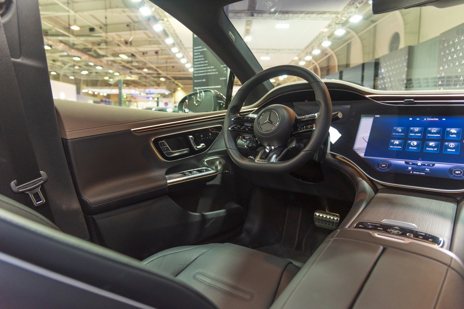 Digital dashboard and luxury steering wheel with modern interior design
