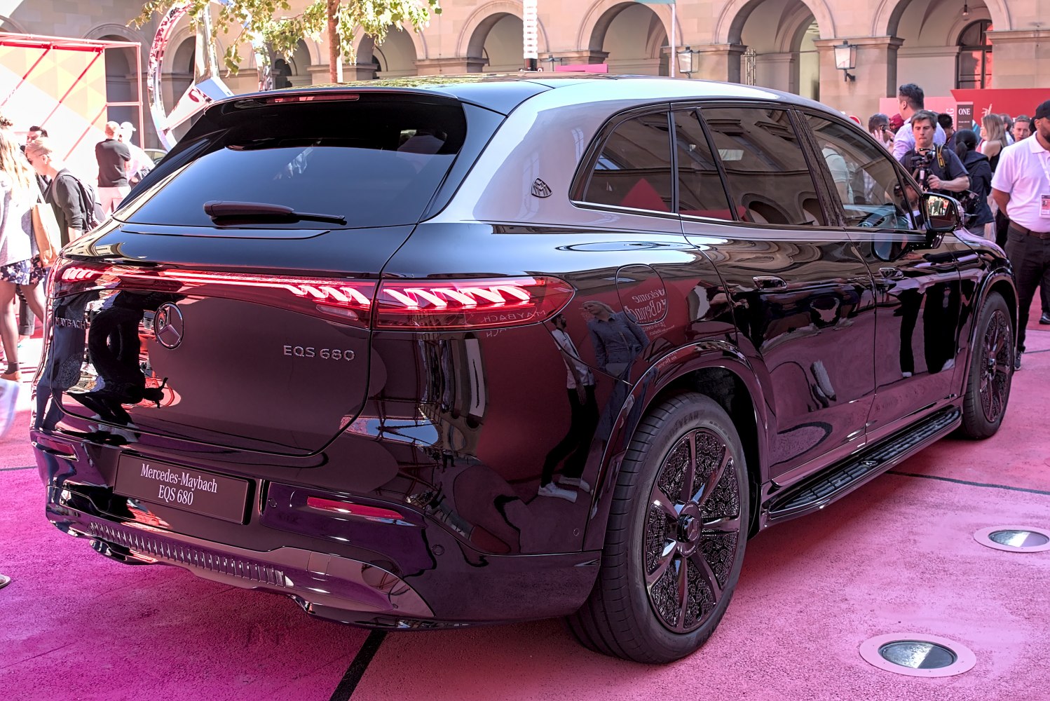 Rear and side view with LED taillights and luxury wheels
