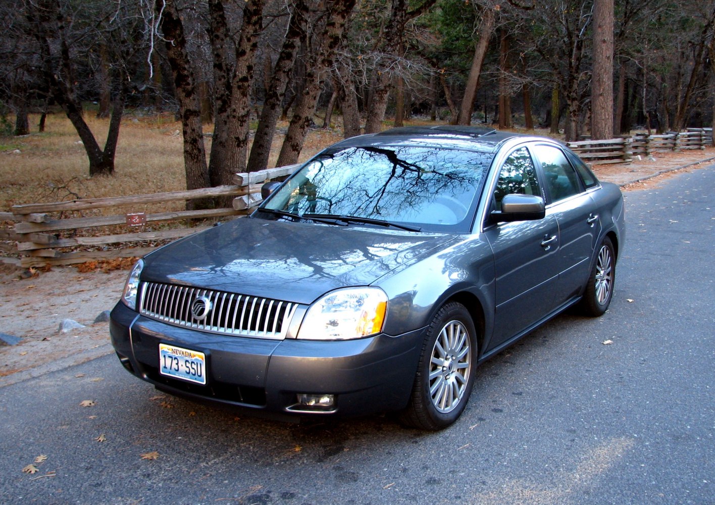 Front view with vertical grille and large headlight clusters