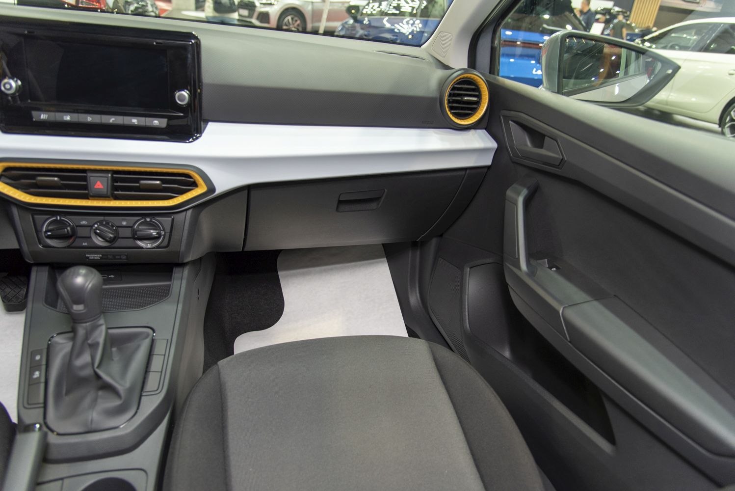 Dashboard and center console with infotainment and manual climate controls