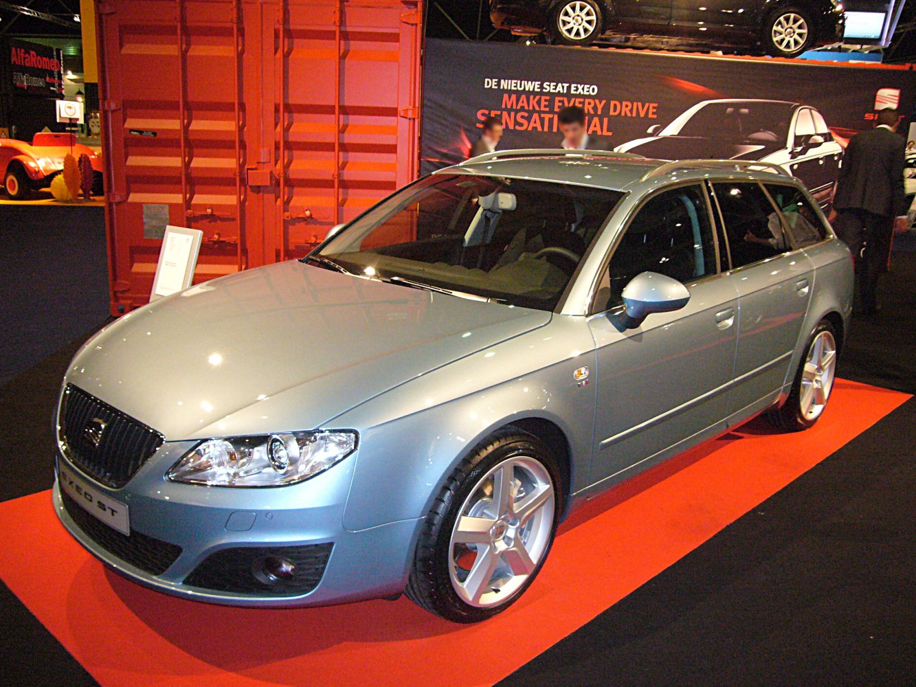 Silver wagon with alloy wheels and clear lens headlights