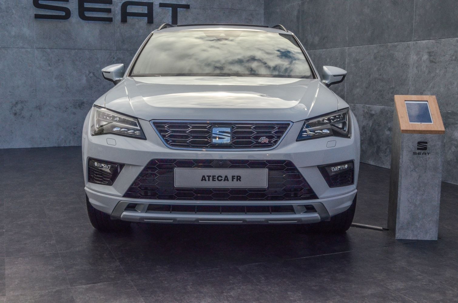 Front view with hexagonal grille and angular LED headlights