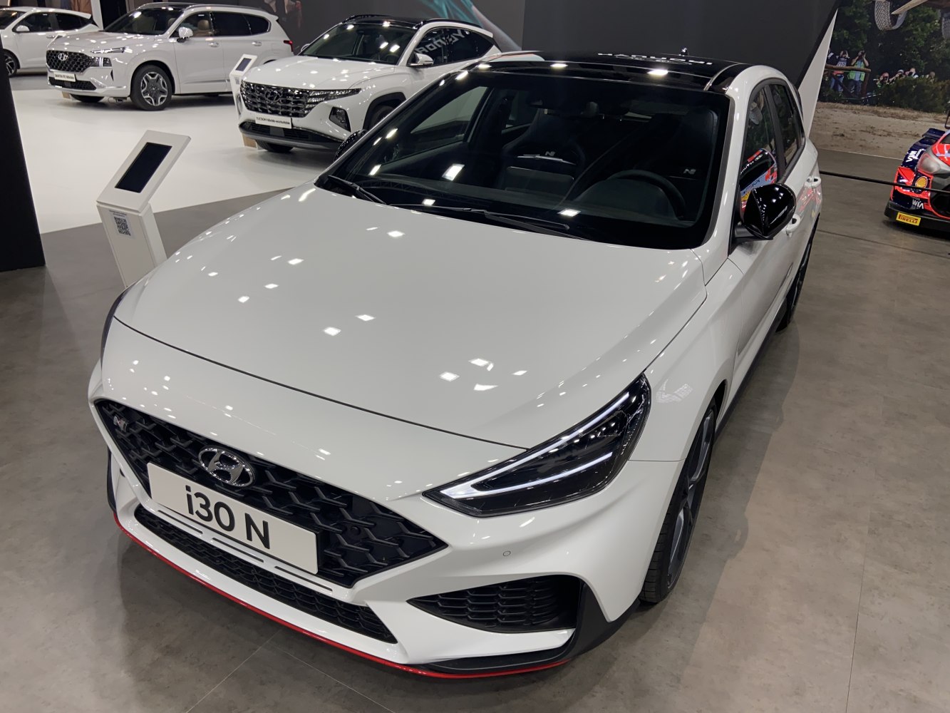 White Hyundai i30 N 2020 facelift front and side view with black roof