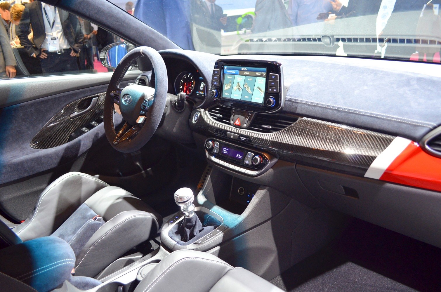 Manual gearbox and carbon fiber dashboard trim interior