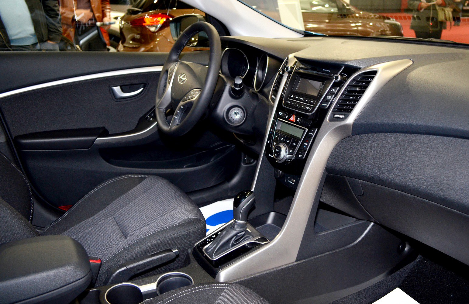 Dashboard layout and automatic gear shift of a modern car interior