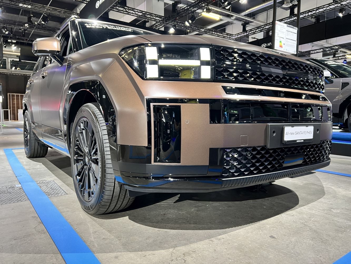 SUV front with distinctive grille and LED headlights