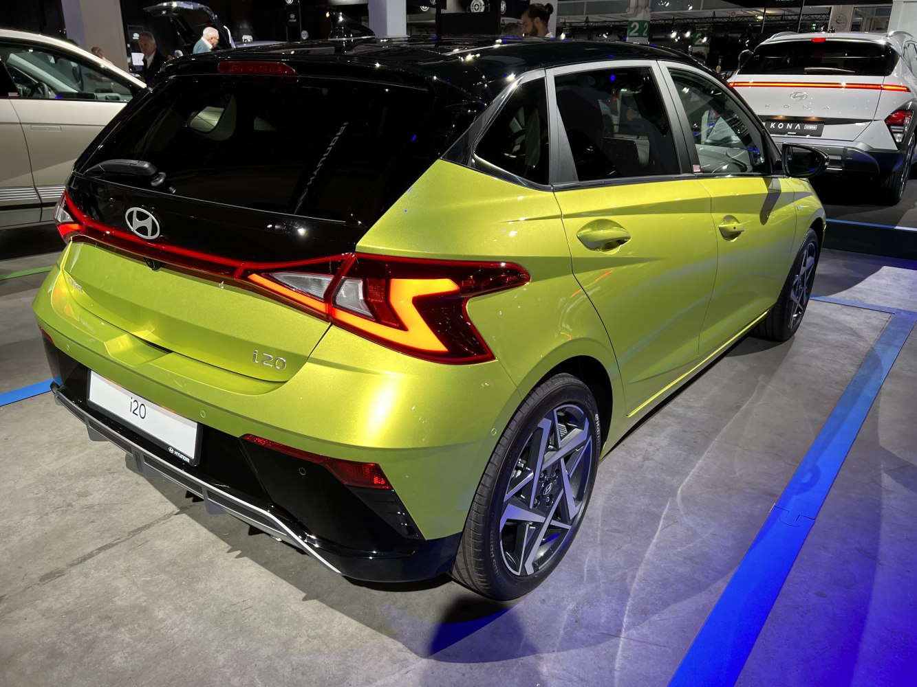 Rear and side view with LED rear lights and sporty alloy wheels