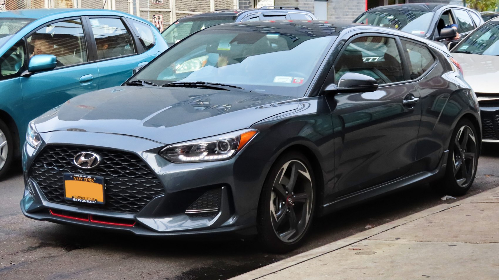 Sporty front grille and sharp headlights on a hatchback