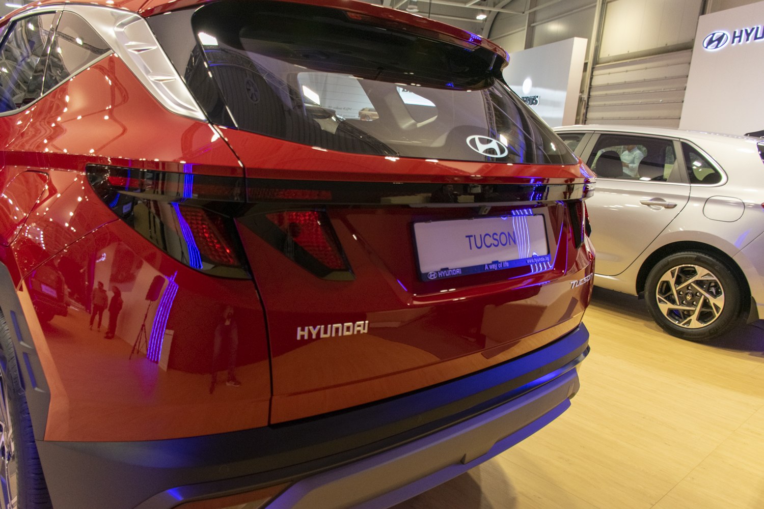 Rear design and tail light cluster of a modern SUV