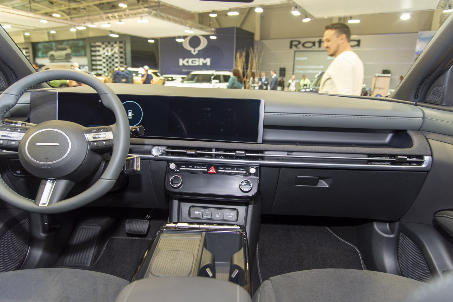 Digital dashboard and steering wheel with touchscreen and controls