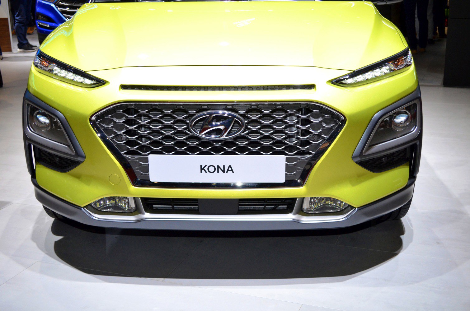 Front grille and LED headlights of a compact SUV