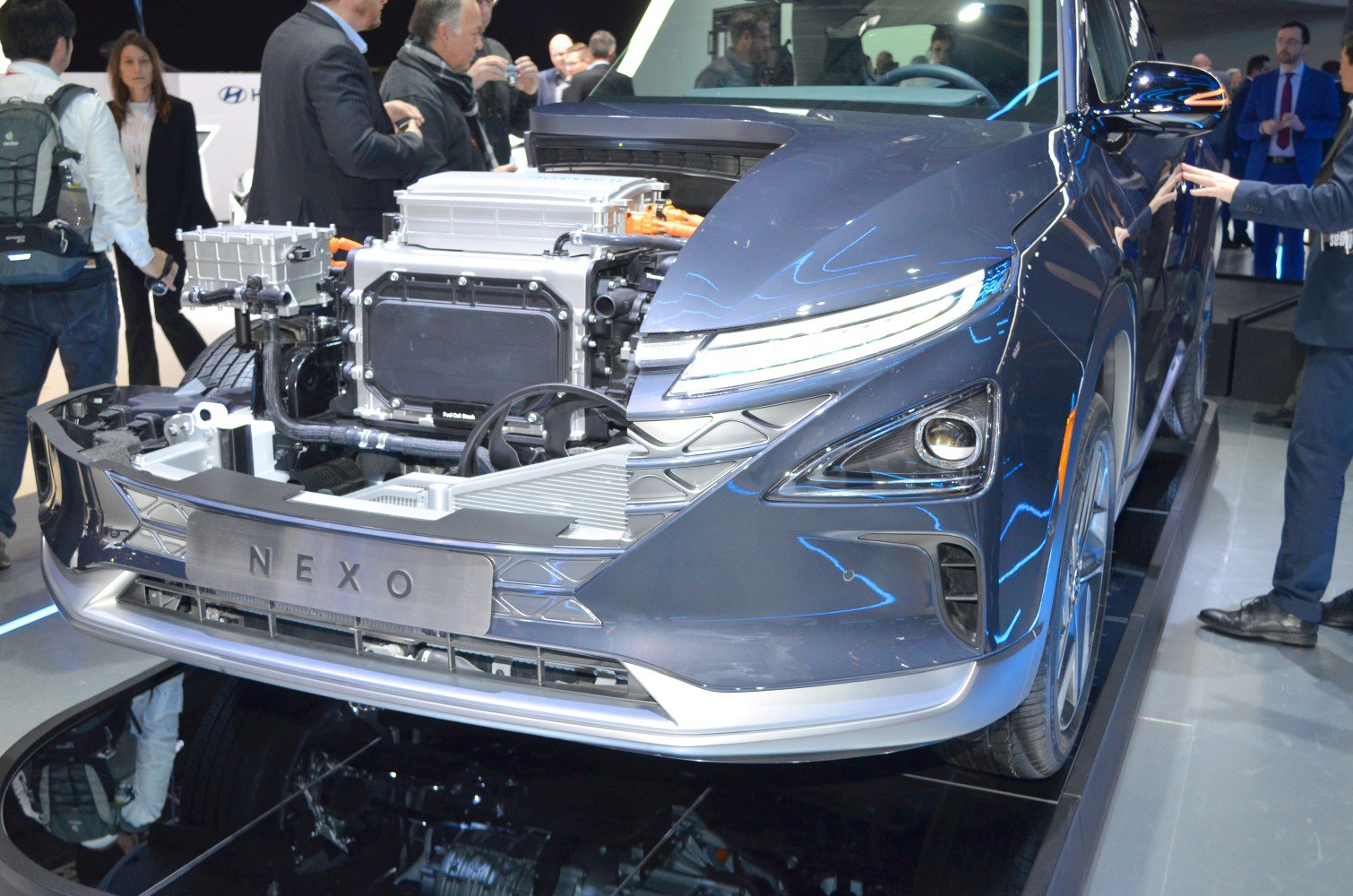 Hydrogen fuel cell front engine layout with modern LED headlights