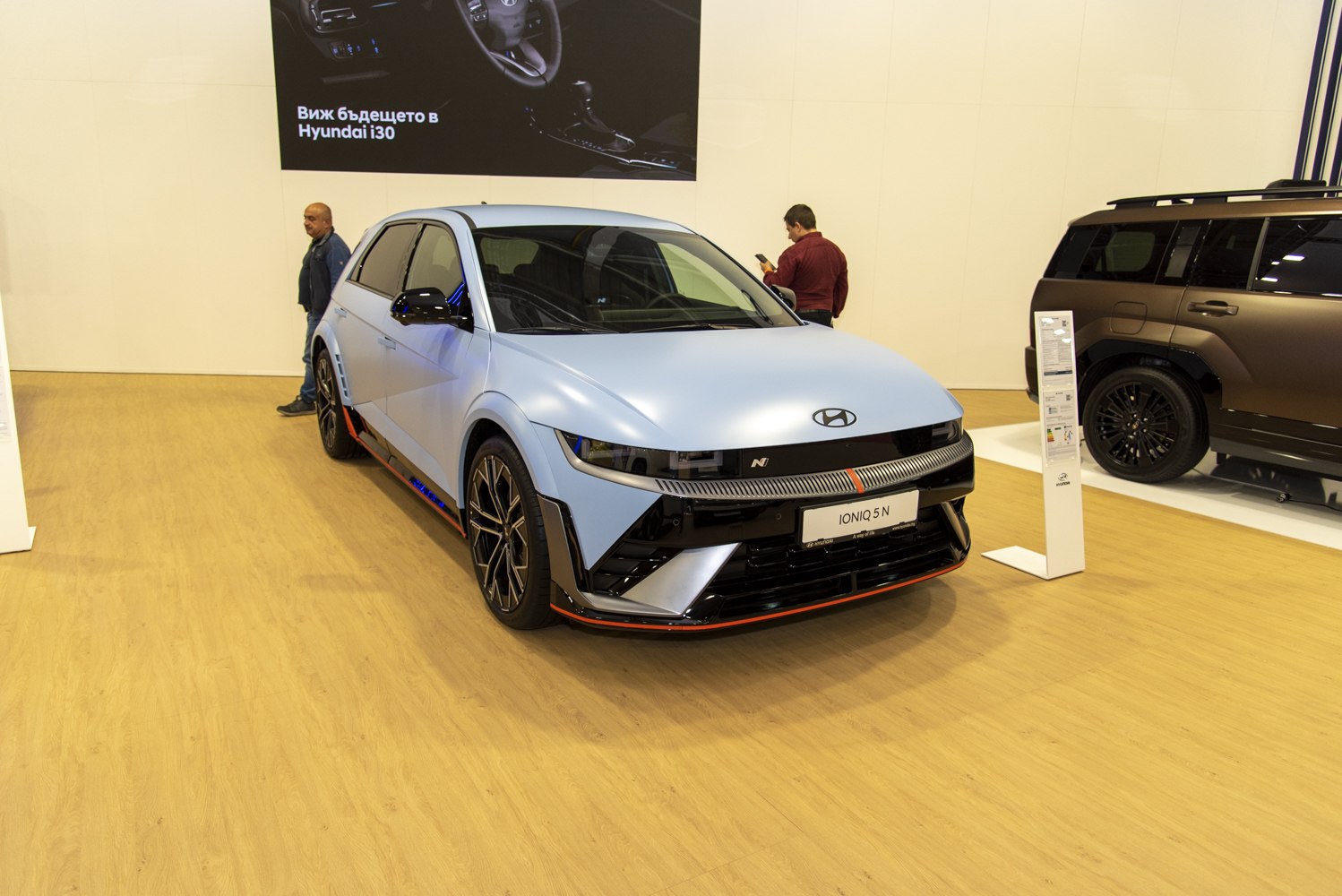 Sharp front fascia and sporty aerodynamic design of electric SUV