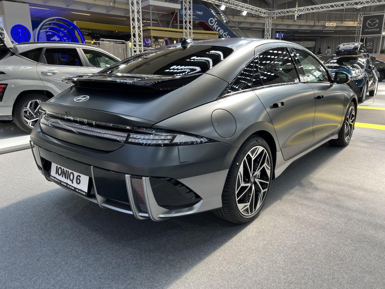 Aerodynamic rear and side view with LED taillights and alloy wheels