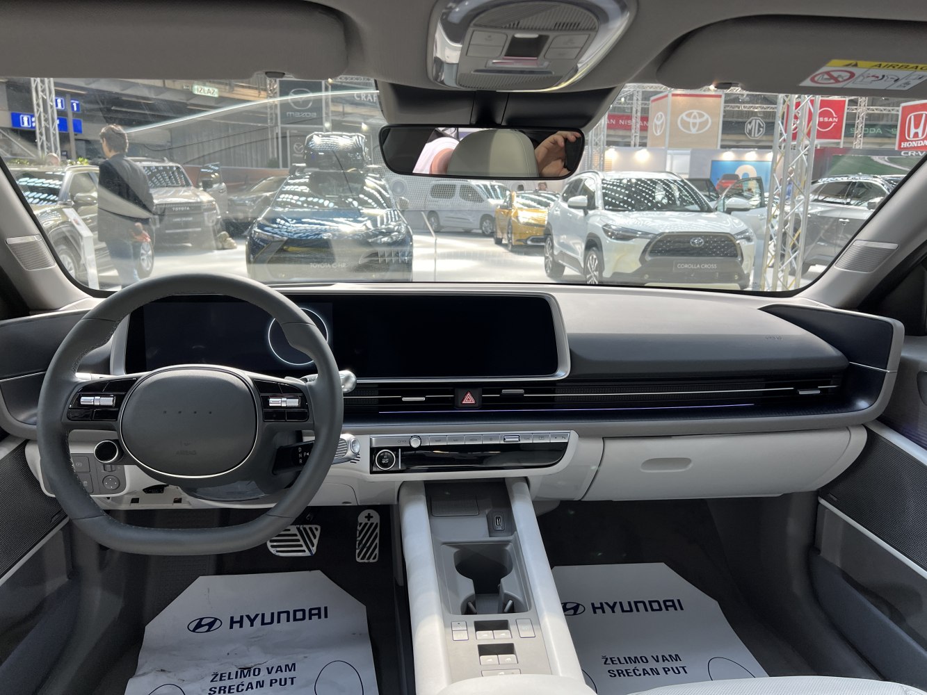 Minimalist dashboard and steering wheel with digital display