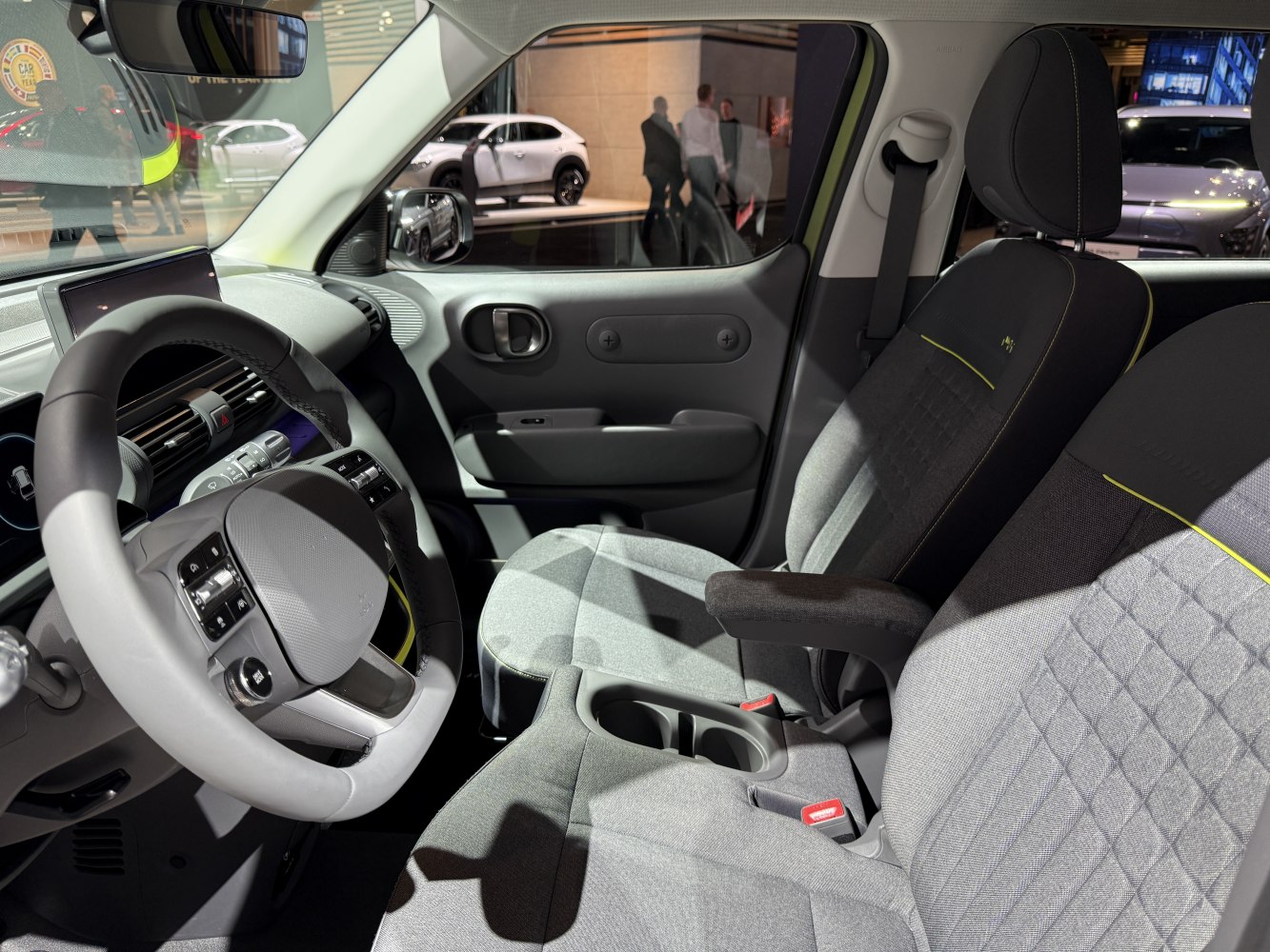 Modern steering wheel and front seats with digital displays