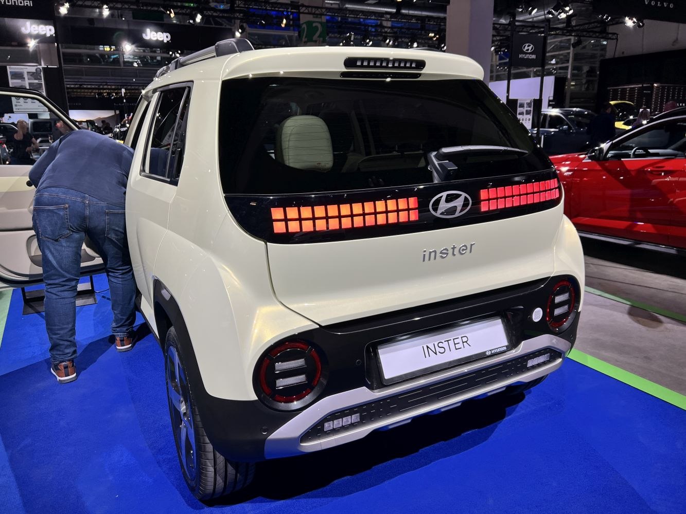 Rear LED pixelated light cluster and compact SUV rear design