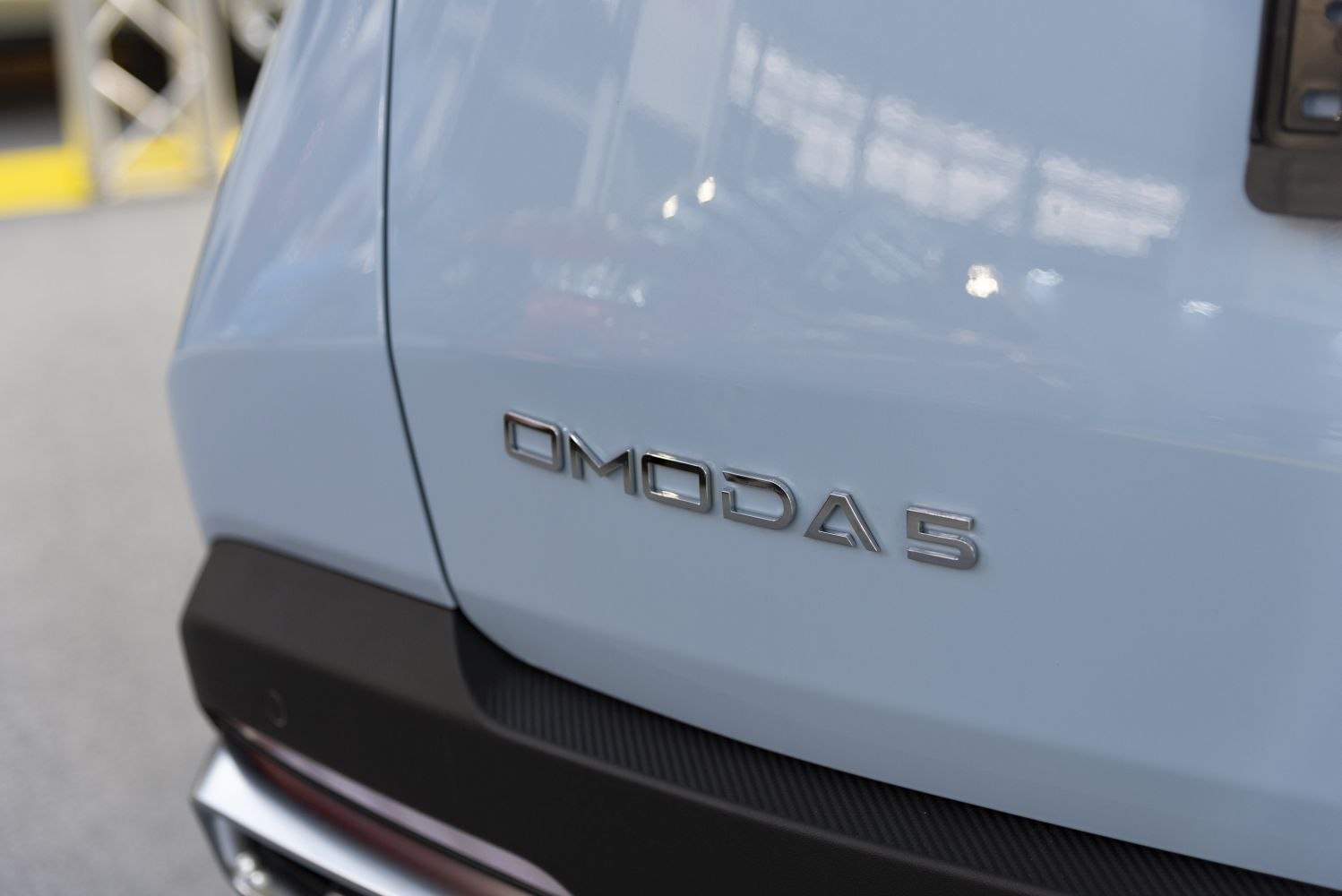Close-up of rear badge and tailgate design
