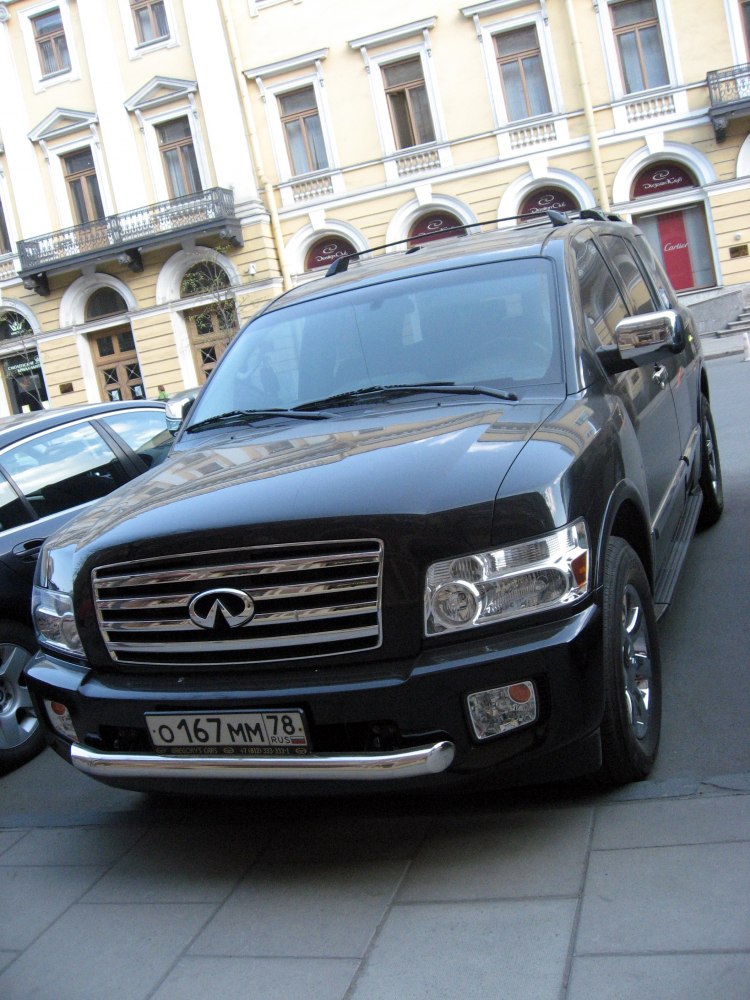 Front view of large SUV highlighting grille and headlights