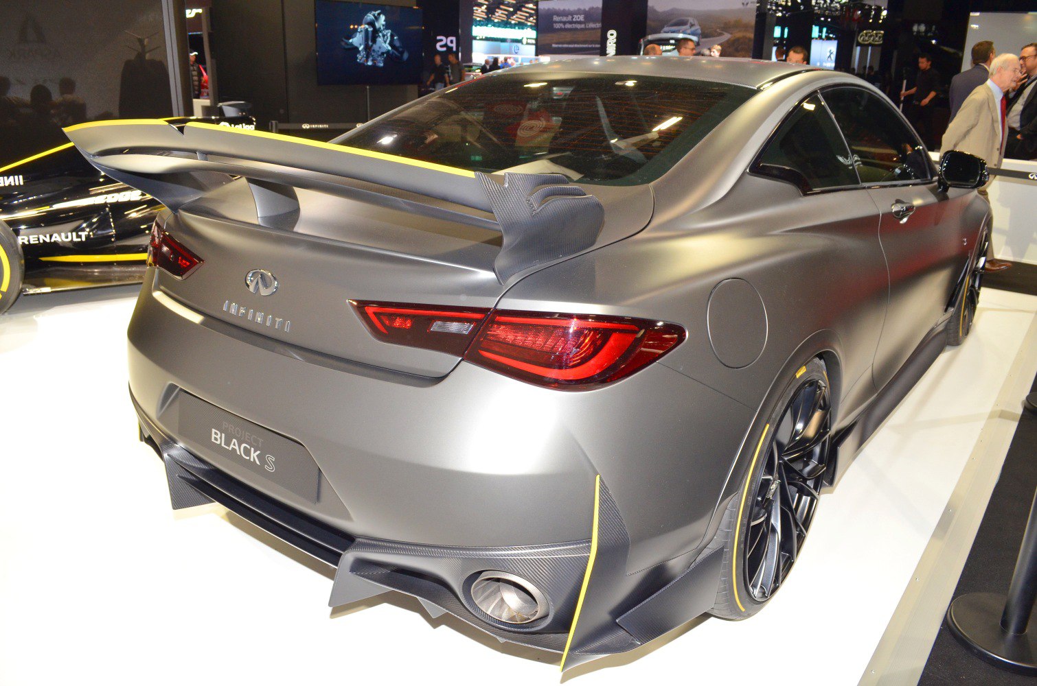Rear aggressive spoiler and carbon fiber diffuser with sporty rear lights