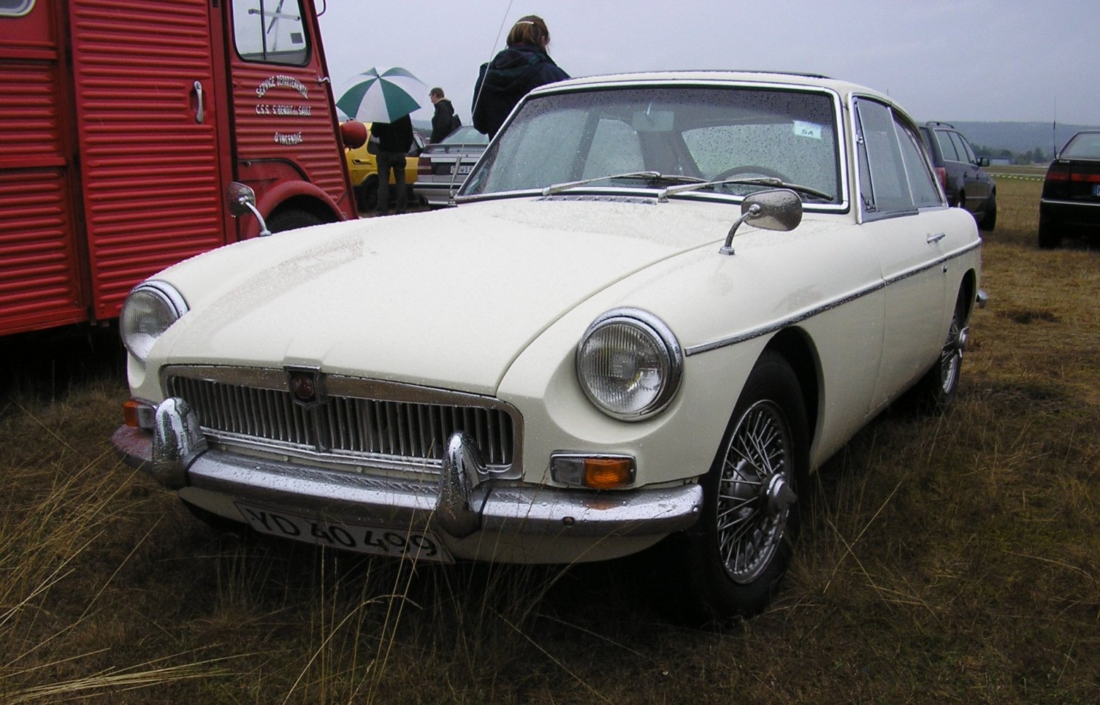 Vintage coupe with wire spoke wheels and chrome bumpers
