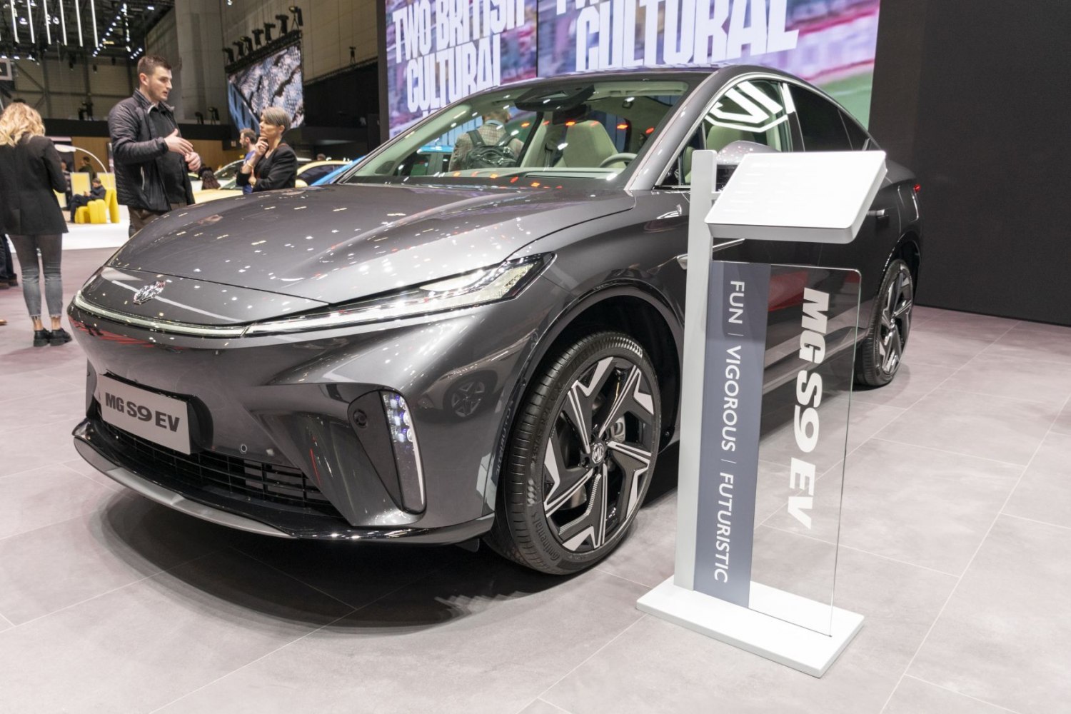 Front view with LED headlights and modern alloy wheels