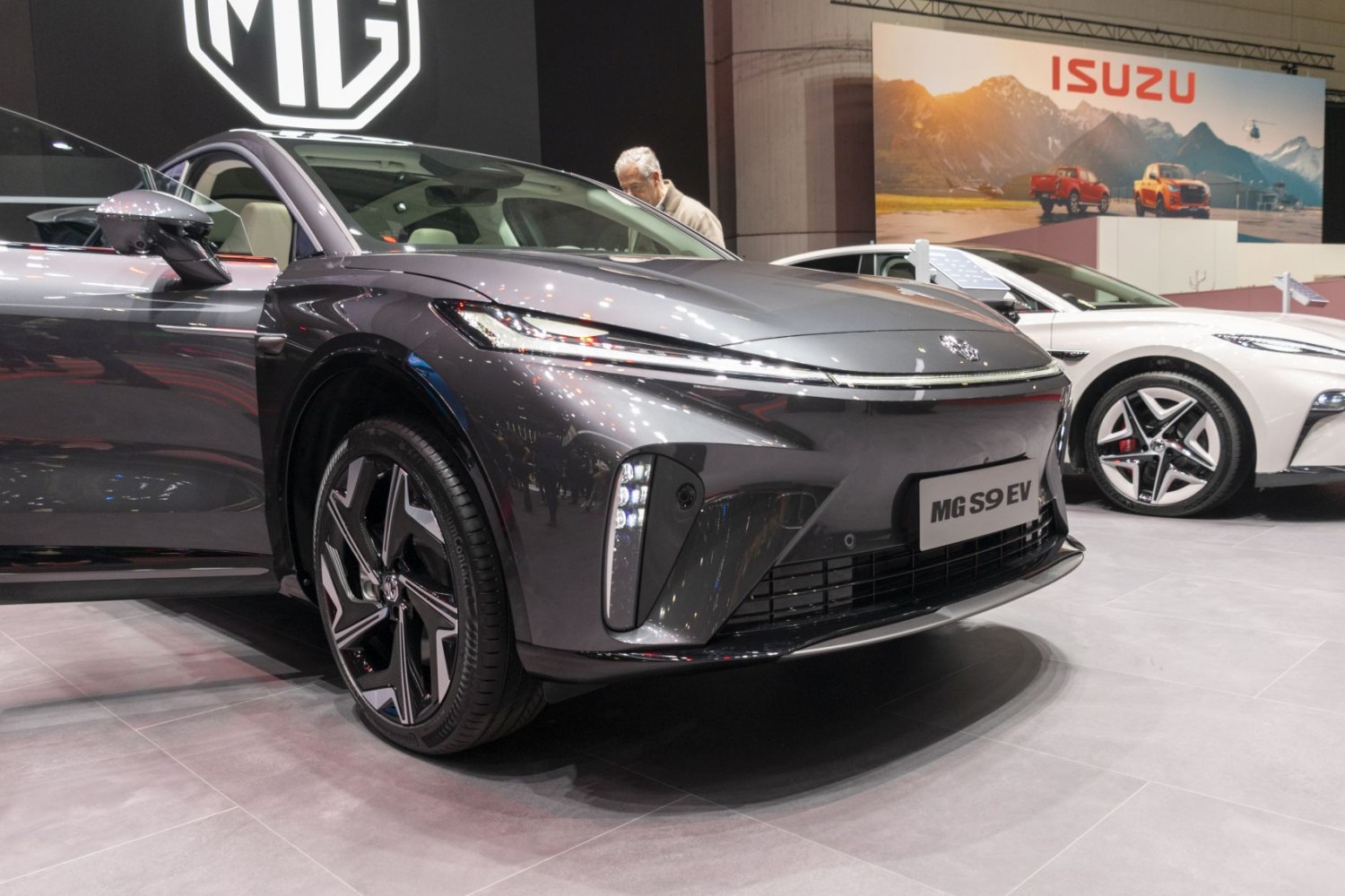 Front fascia and alloy wheel design with sleek headlights