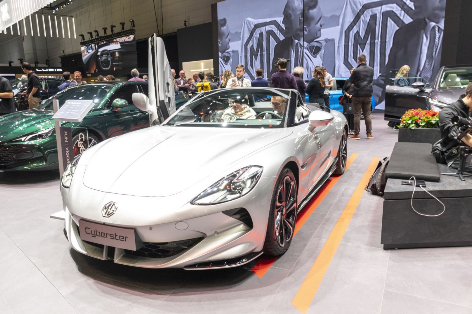 Convertible electric roadster with butterfly doors and aerodynamic body