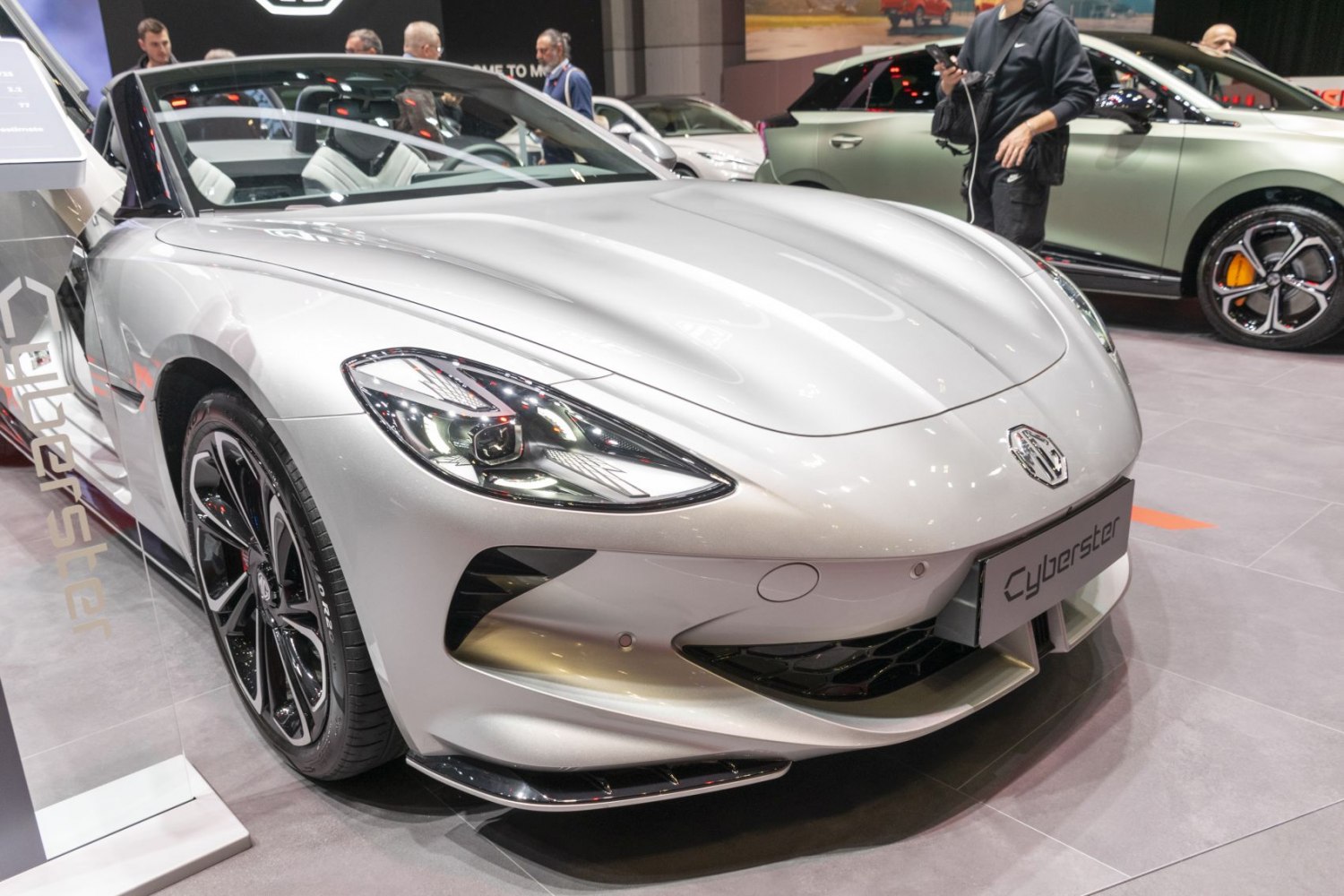 Convertible front with sleek LED headlights and wheel design