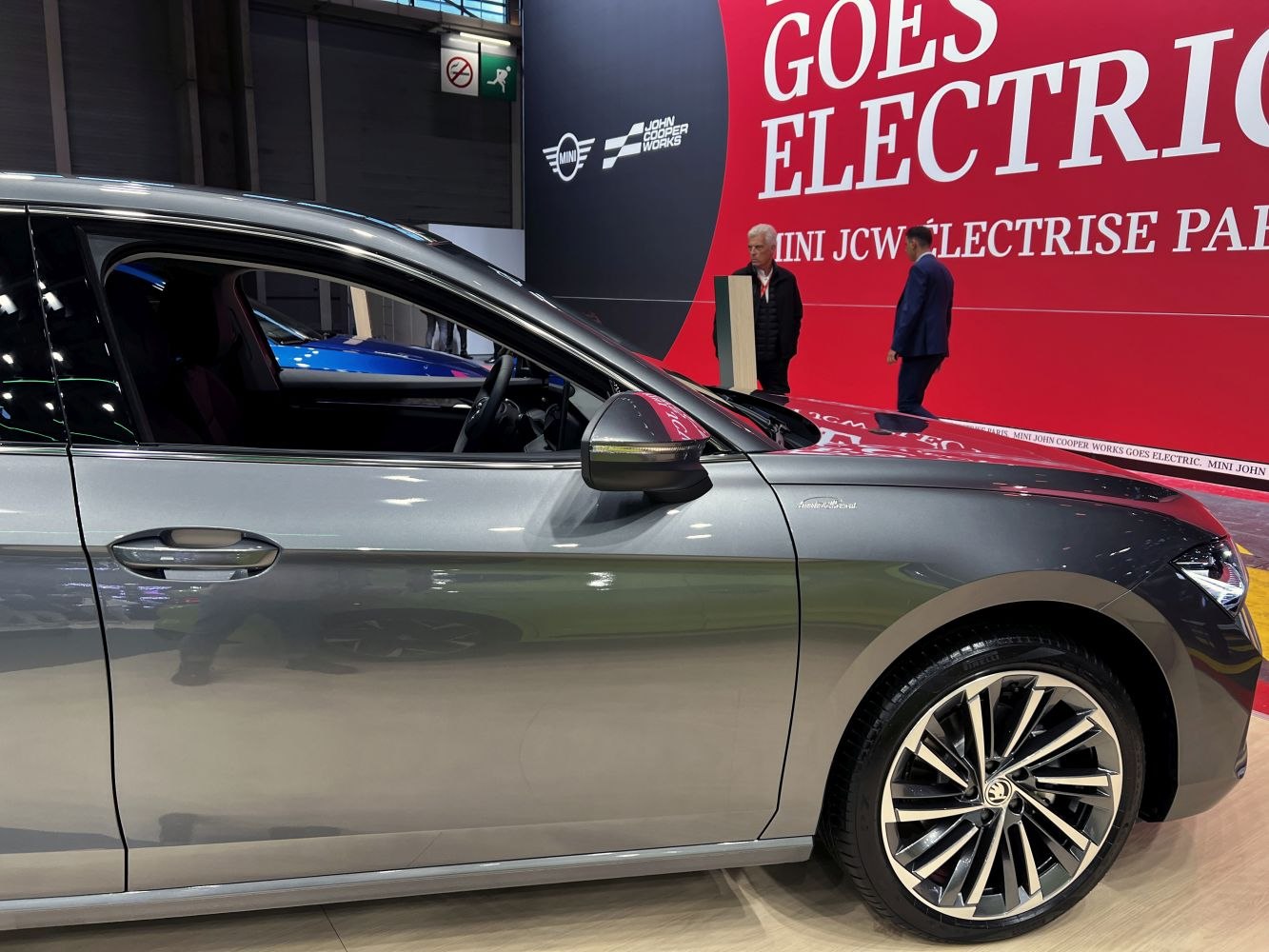 Side door and alloy wheel design of a modern sedan