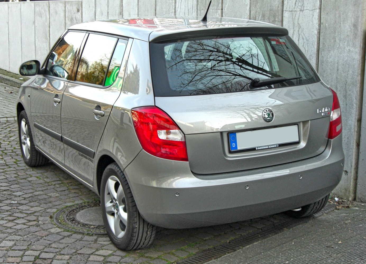 Rear hatch with tail lights and rear wiper of a compact 5-door hatchback