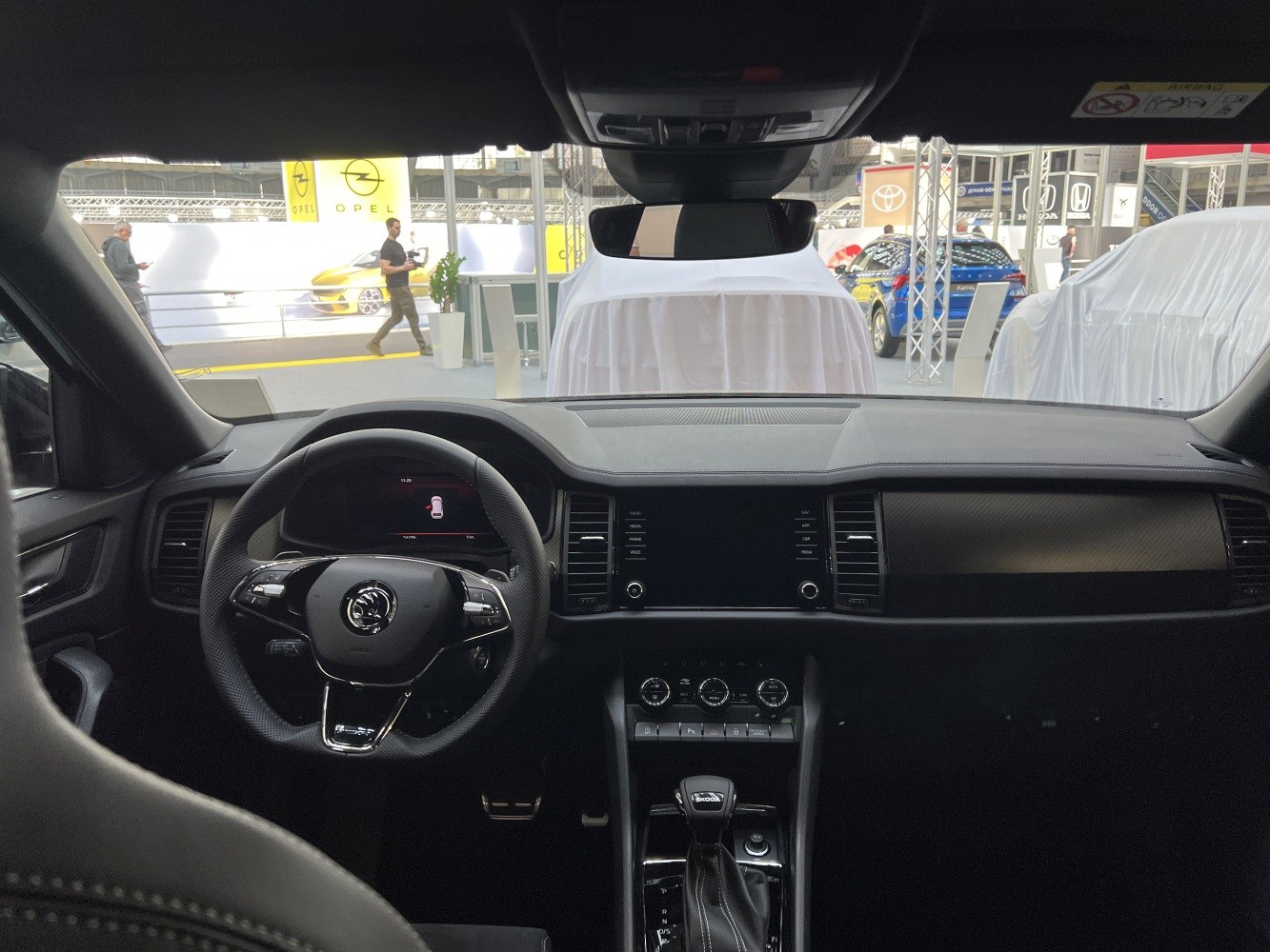 Digital dashboard and multifunction steering wheel in a modern SUV interior