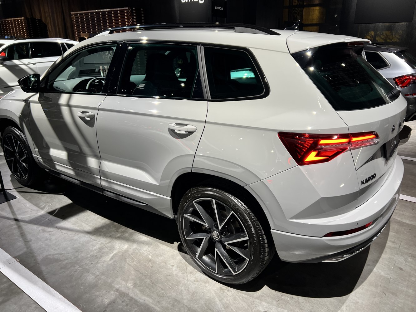 White SUV rear side with LED taillights and alloy wheels
