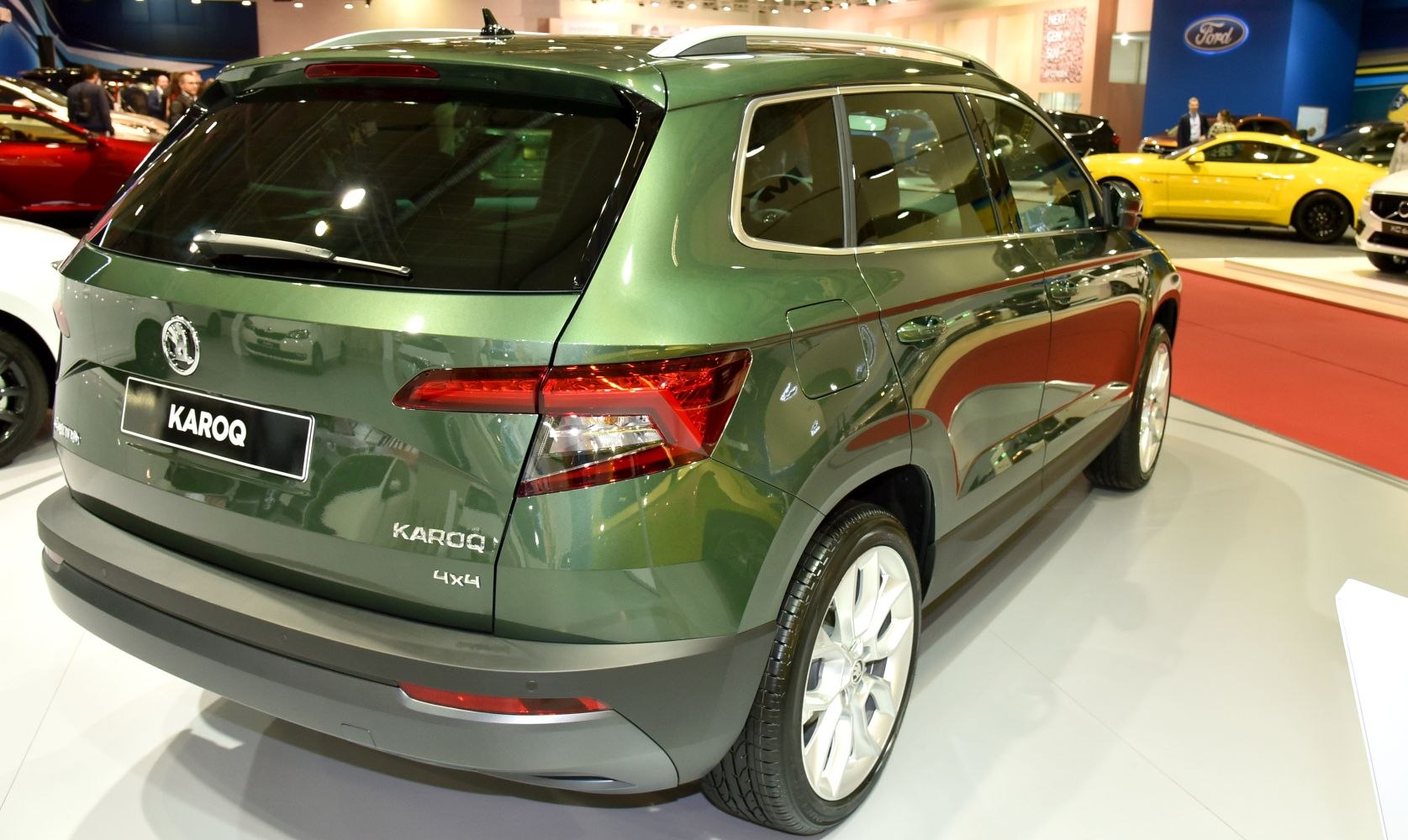 Rear view with 4x4 badge and tinted taillights