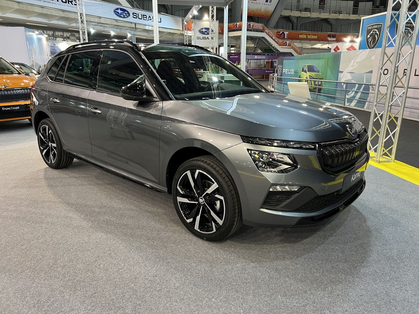 Front side view with LED headlights and alloy wheels